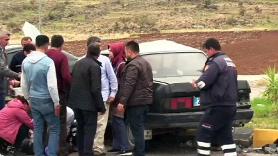 Hatay'da İki Otomobil Çarpıştı Açıklaması 2 Yaralı