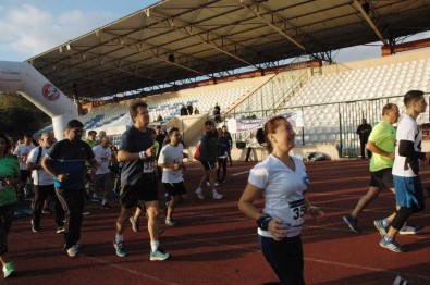 Marmara Üniversitesi Koşmayı Sevenleri Marmararun'da Ağırladı