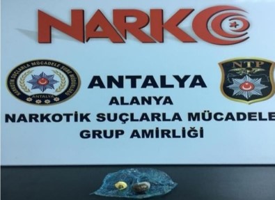 Midedeki Eroin Endoskopiyle Tespit Edildi