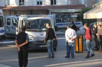 SEYYAR SATICILAR - Tezgahlarına El Konulan Seyyar Satıcıların İsyanı