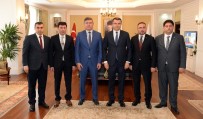 OKAY MEMIŞ - Büyükelçi Abzal Saparbekuly'dan Vali Memiş'e Ziyaret
