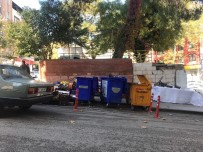 ÇAY BAHÇESİ - Çöp Konteyneri Arasında Ekmek Parası