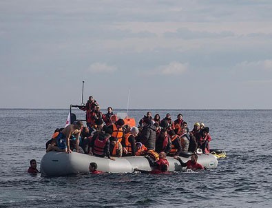 İspanya açıklarında 17 göçmen öldü