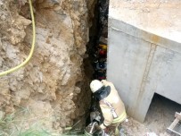 KOZYATAĞI - Kadıköy'de İnşaat Çukuruna Düşen İşçiye Kurtarma Operasyonu