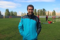 SIYAH BEYAZ - Orhan Kaynak Açıklaması 'Sahada 11 Kişi Kalmıyoruz'