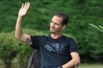 YILDIZ FUTBOLCU - Soğuk Suda Üşüyünce Futbolcu Olmaya Karar Vermiş