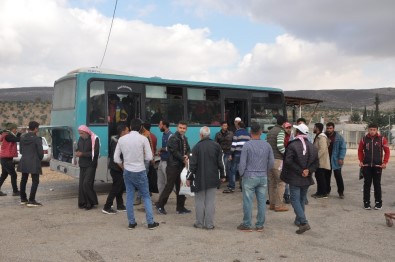 Suriyelilerin Bayram Dönüşleri Sürüyor