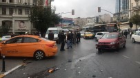 TİCARİ TAKSİ - Tepebaşı'nda Kırmızı Işıkta Geçtiği İddia Edilen Otomobile Taksi Çarptı