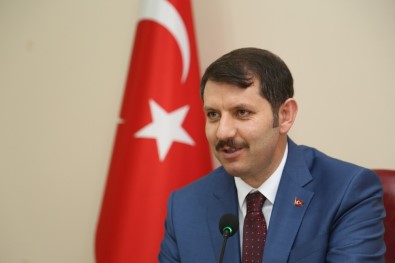 Vali Ayhan'dan Lüks Harcama Uyarısı