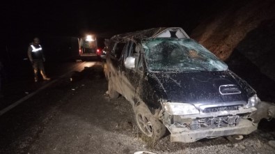Van'da Kaçak Göçmenleri Taşıyan Araç Takla Attı Açıklaması 5 Ölü, 16 Yaralı