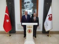 YARGıTAY - Yargıtay Cumhuriyet Başsavcısı Akarca, Vali Çakacak'ı Ziyaret Etti