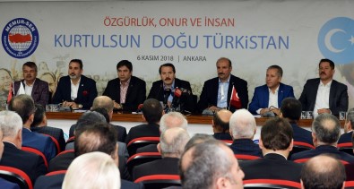 'Yaşasın Doğu Türkistan, Kahrolsun Çin Zulmü'