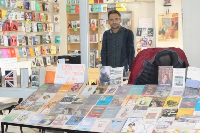 Atanamayan Öğretmen Gültekin, 5. Kitabını Yazıyor