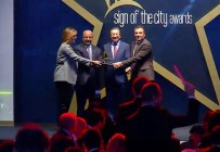 VEYSEL TIRYAKI - Başkan Tiryaki'ye 'Şehre İmza Atanlar' Ödülü