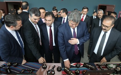 'Bir Motif Bir İnsan' Projesinin Kapanış Töreni GAÜN'de Gerçekleşti