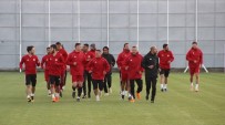 HAYRETTIN YERLIKAYA - DG Sivasspor, Beşiktaş Maçına Yardımcı Antrenörlerle Hazırlanıyor
