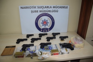 Düzce Polisinden Silah Ve Uyuşturucu Operasyonu