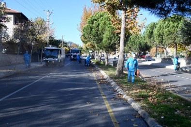 Isparta Belediyesi'nden Sonbahar Temizliği