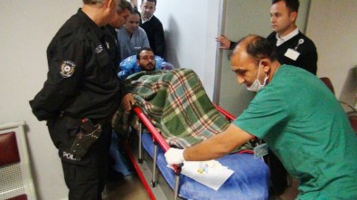 Mersin'de Batan Tekneden Kurtarılanlar Hastaneye Kaldırıldı