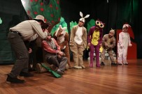 ŞEHİR TİYATROSU - Miniklerin Tiyatro Sevgisi