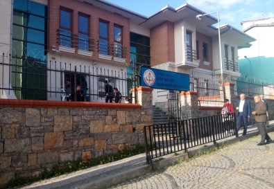 Üsküdar'da okulda öğretmene silahlı saldırı