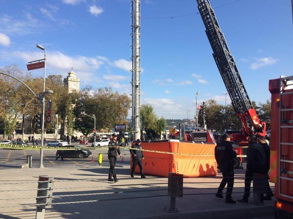 Dolmabahçe'de mobese direğinde intihar girişimi