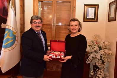 Baro Başkanı Aynur'dan Başkan Can'a Ziyaret