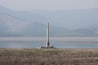 İZMIR SU VE KANALIZASYON İDARESI - İzmir'in O Barajında Sular Çekildi, Bir Köy Ortaya Çıktı