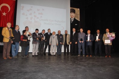 Kızılay'dan Rekortmen Kan Bağışçılarına Anlamlı Ödül