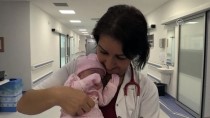 ÇOCUK SAĞLIĞI - 'Parmak Bebek' Zorlu Yaşam Mücadelesini Kazandı