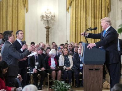 Trump İle Tartışan Muhabirin Beyaz Saray'a Girişi Yasaklandı