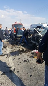 Afyonkarahisar'da Trafik Kazası, 2 Ölü, 3 Yaralı