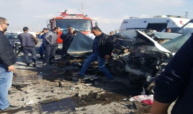 Afyonkarahisar'da Trafik Kazası Açıklaması 2 Ölü, 3 Yaralı