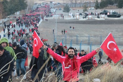 Binlerce Erzurumlu 141 Yıl Önceki Gibi Tabyalara Yürüdü