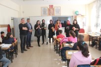 KIRTASİYE MALZEMESİ - Ev Hanımlarından Alkışlanacak Davranış