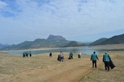 Kozan Barajı'nda Çevre Temizliği