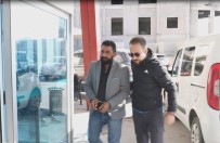 CUMHURIYET ÜNIVERSITESI - Muhtar Parke Taşı Parası İçin Kan Döktü