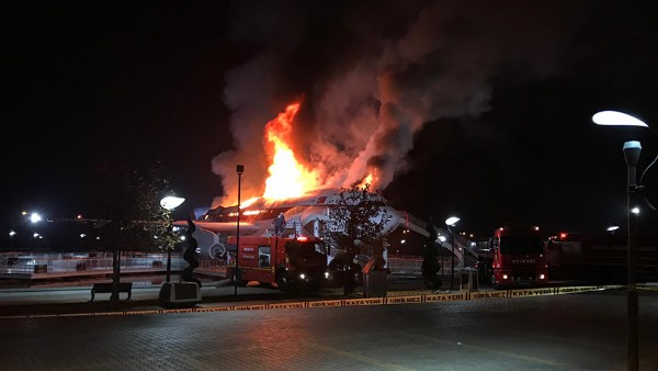 Konya'da uçak restoranda yangın