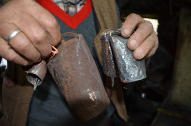 120 Yıllık Deden Kalma İşyerinde 71 Yıldır Müzisyen Kulağıyla Üretim Yapıyor