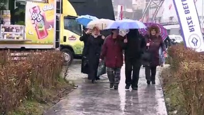 2 Günde Ayıklanan 1,5 Ton Hamsi 2 Saatte Tüketildi