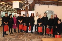 BEYAZ AY DERNEĞI - Başkan Cebar'dan Çalışanlarına Jest