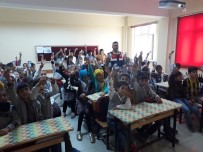 Bingöl'de Jandarma Ekipleri, Öğrencileri Bilgilendirdi