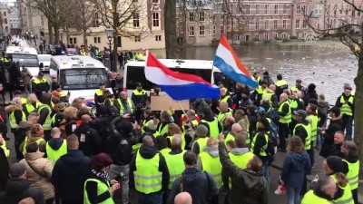 'Sarı Yelekliler'in Protestosu Hollanda'ya Sıçradı