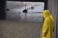 GEÇITLI - Yağış Su Baskınlarına Yol Açtı