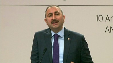 Adalet Bakanı Gül'den Başörtüsü Ve Kaşıkçı Açıklaması