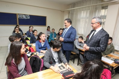 Başkan Köşker'den Öğrencilere Sürpriz Ziyareti