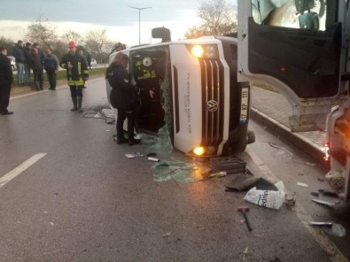 Çanakkale'de Trafik Kazası Açıklaması 4 Ölü, 16 Yaralı