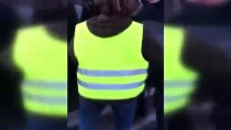 GÖZ YAŞARTICI GAZ - Fransız Polisi Eyleme Destek Vermek İsteyen Engelliyi Darp Etti