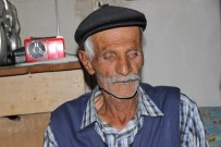 MUSTAFA ÇAKıR - Görme Engelli 'Hafız Dede'nin Radyosu Gözlerine Işık Oluyor