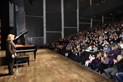 İdil Biret, Antalya'yı Büyüledi